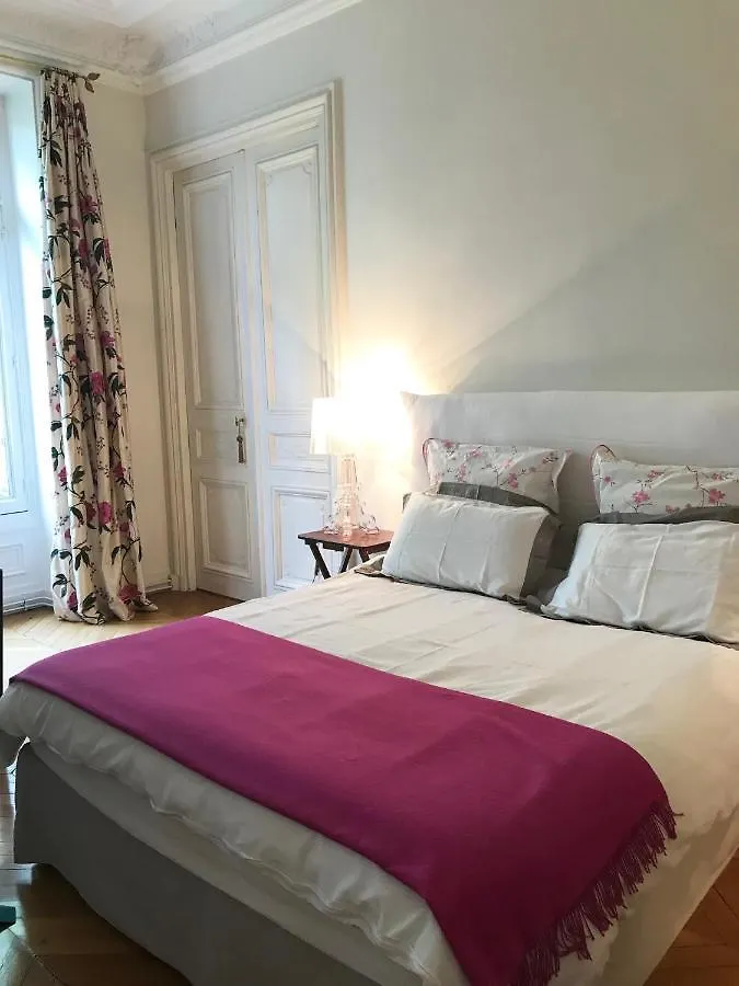 Oda ve Kahvaltı Parc Monceau Paris